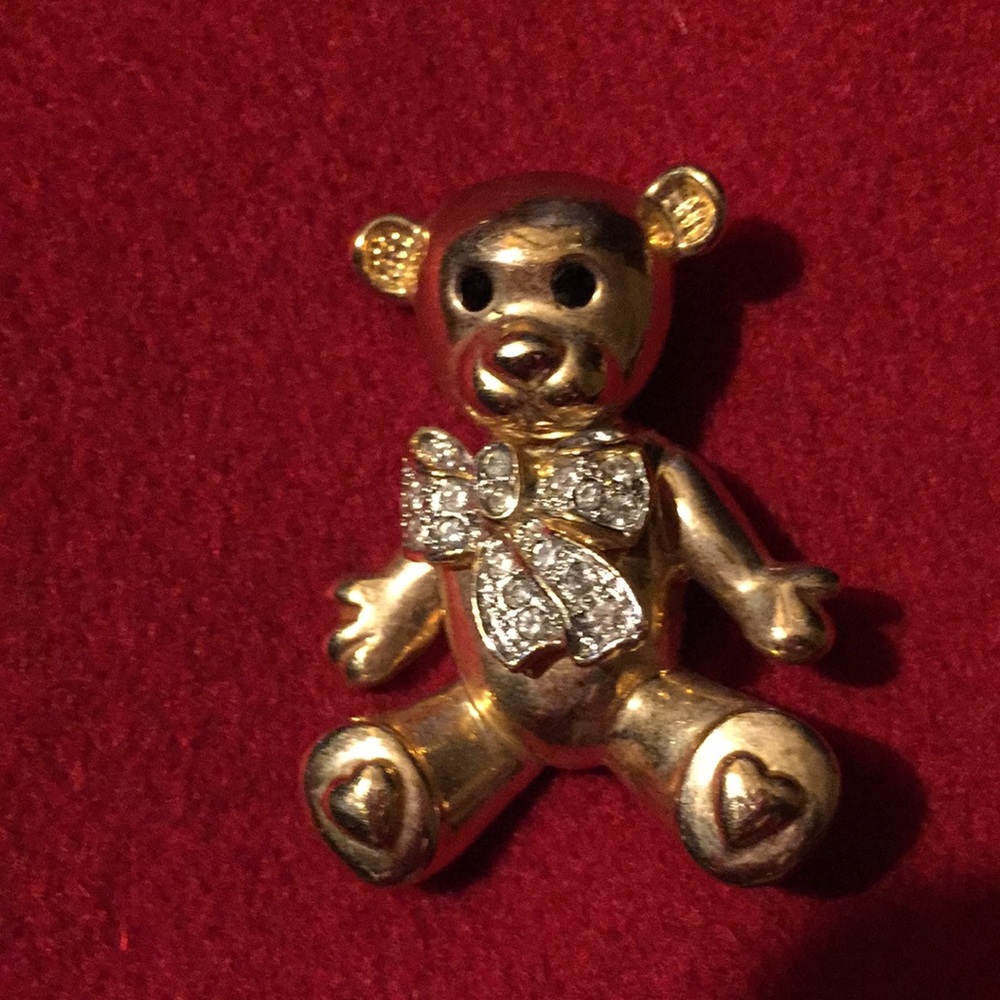 Sweet bear pin
